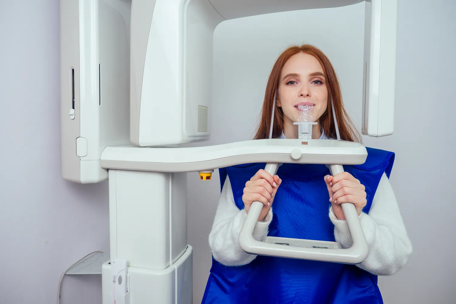 Pacjentka podczas tomografii komputerowej CBCT – trójwymiarowa diagnostyka